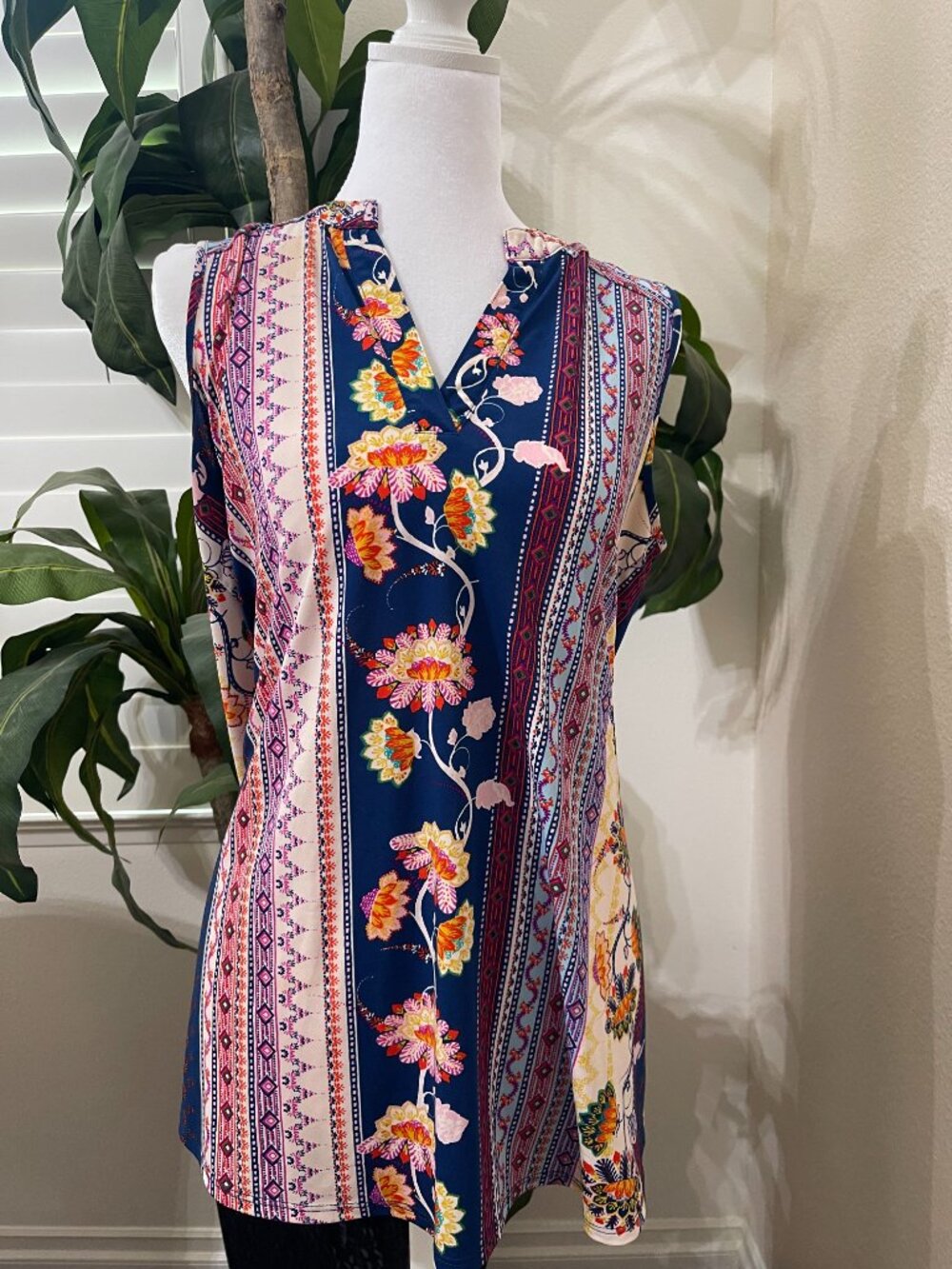 Westport Floral Geometric Sleeveless Blouse Size Small Navy Boho